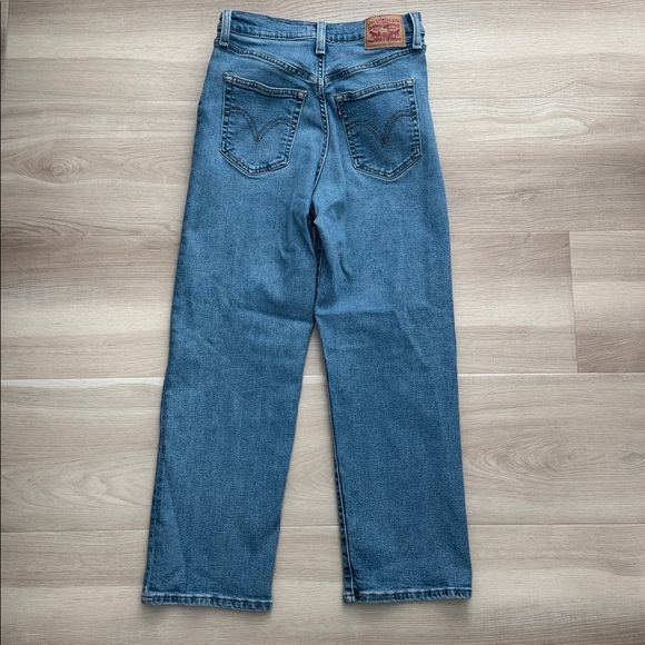 Levi’s - Ribcage Straight Ankle Jeans - Picture 6 of 9